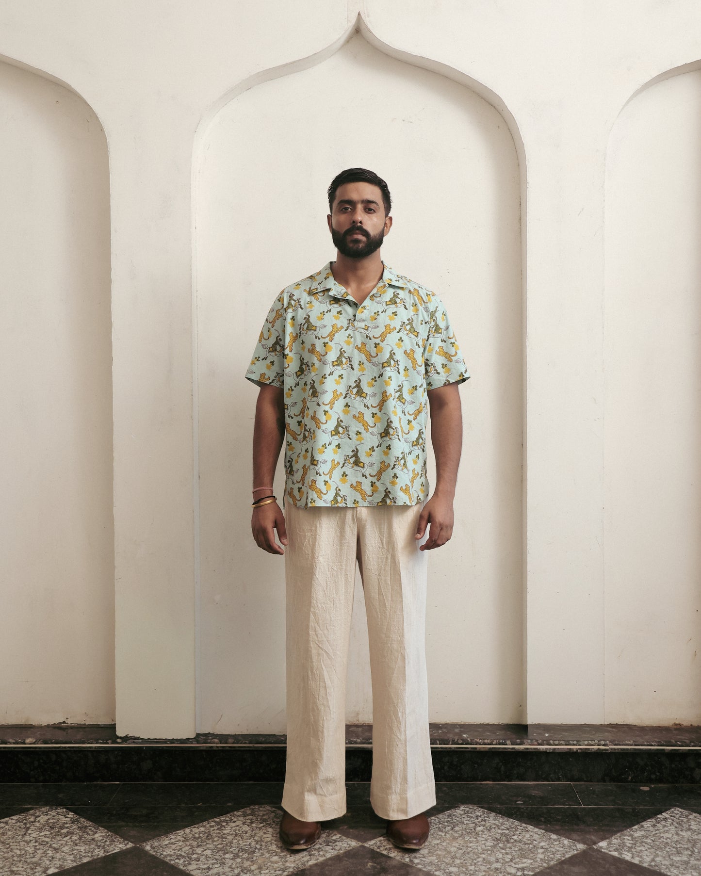 Aadamkhor Short Kurta