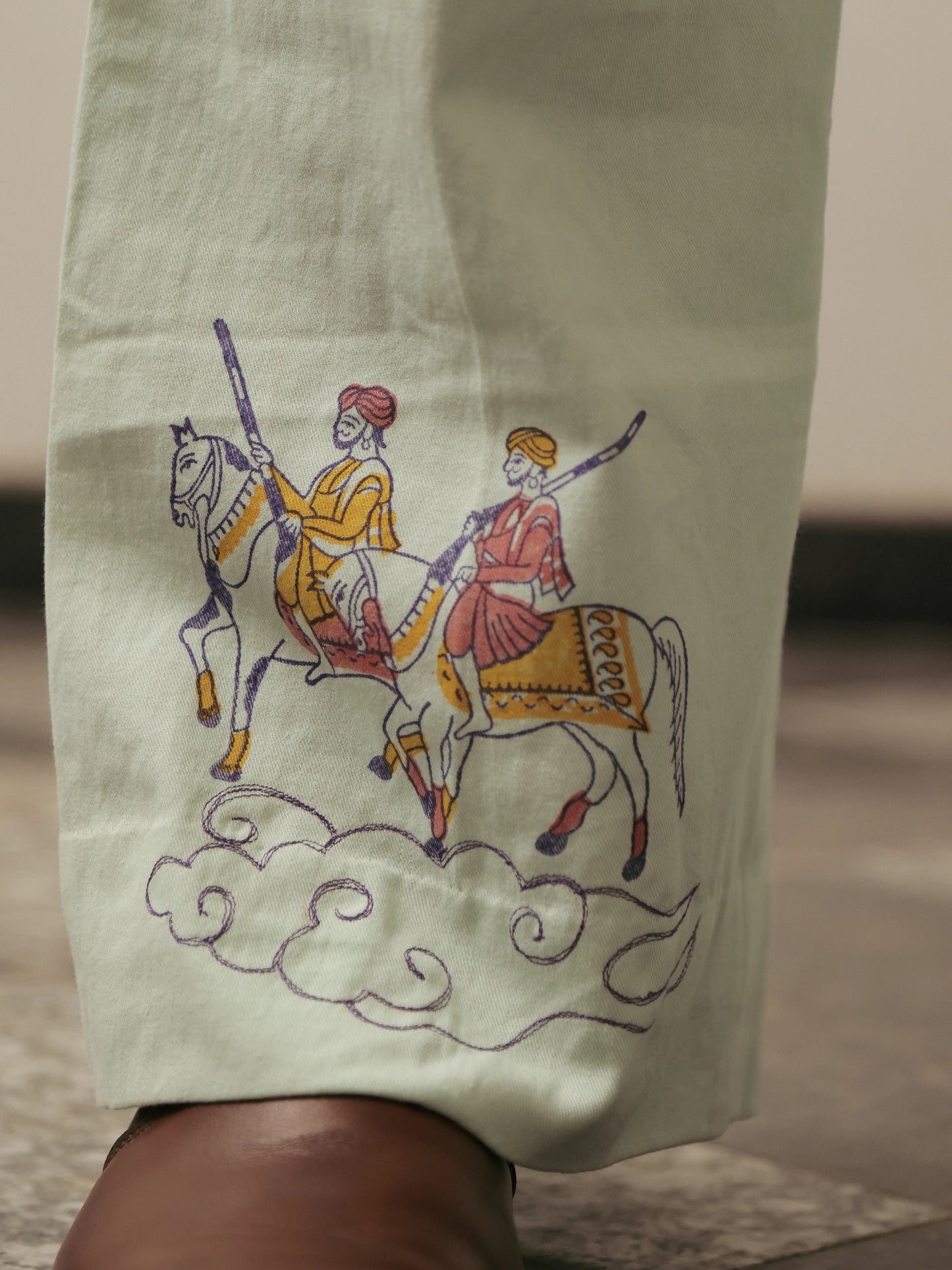 Udta Ghoda Trouser