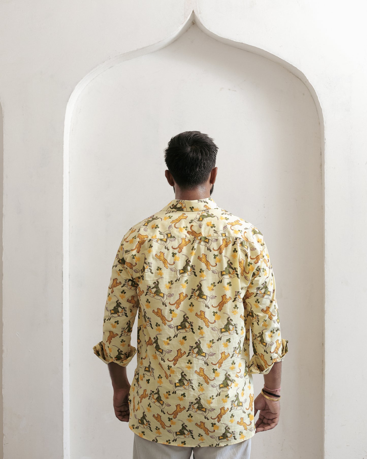 Aadamkhor Bandkameez