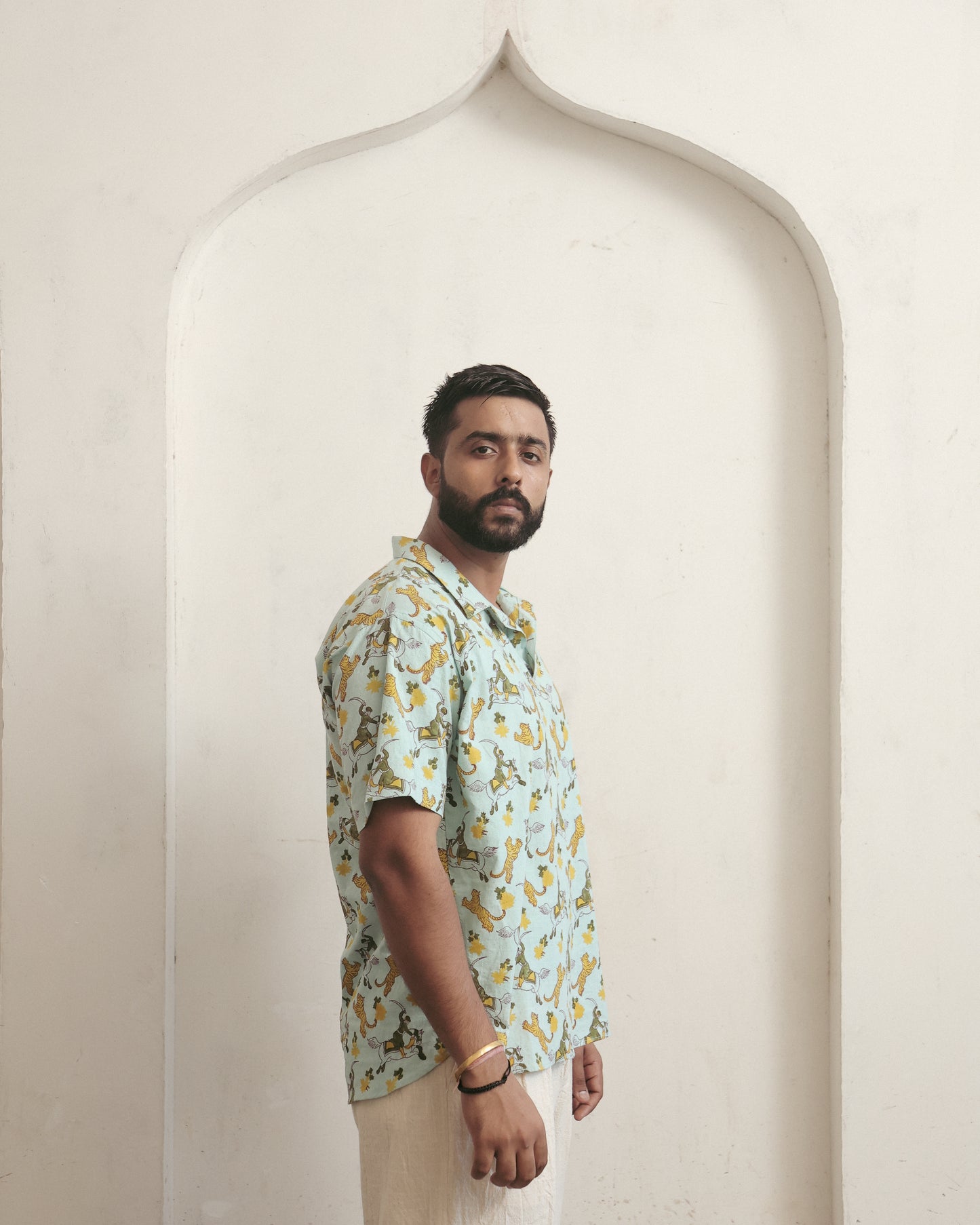 Aadamkhor Short Kurta